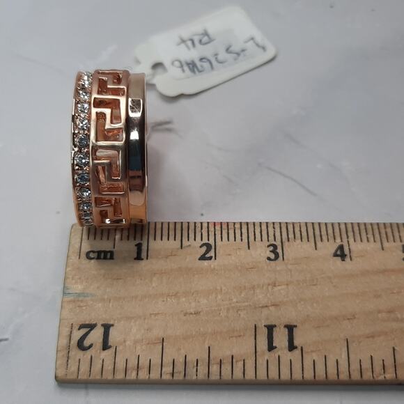 Lasercut Rose Gold & Rhinestone Ring 7.5 - Picture 6 of 6
